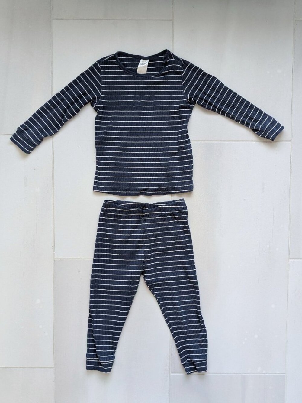 (4/$20) H&M - Ribbed Cotton Set - Picture 2 of 10